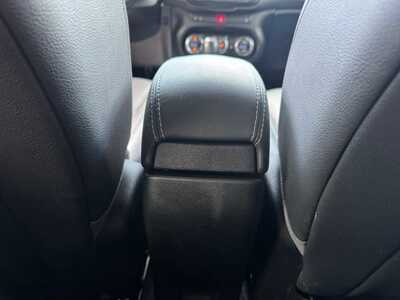 2016 Jeep Renegade, $13295. Photo 10