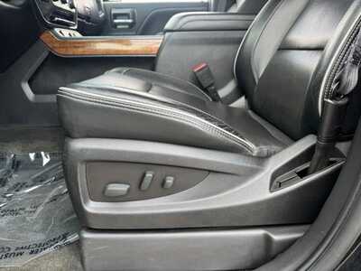 2017 Chevrolet 1500 Crew Cab, $28299. Photo 5