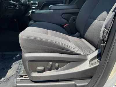 2016 Chevrolet 1500 Ext Cab, $18595. Photo 5