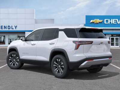 2027 Chevrolet Equinox, $33260. Photo 3