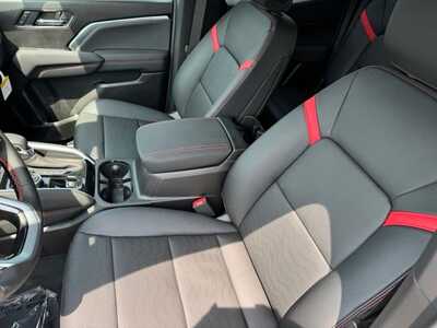 2026 Chevrolet Colorado Crew Cab, $46290.0. Photo 6