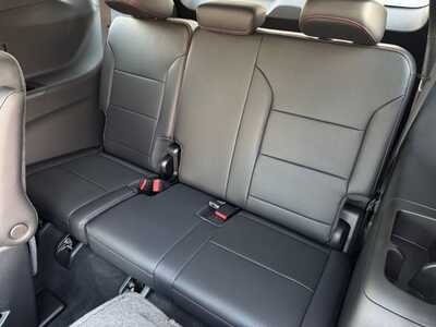 2026 Chevrolet Traverse, $60240.0. Photo 10