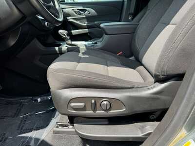 2023 Chevrolet Traverse, $29598. Photo 5