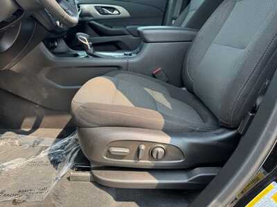 2023 Chevrolet Traverse, $30999. Photo 4