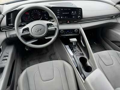 2023 Hyundai Elantra, $20499. Photo 10