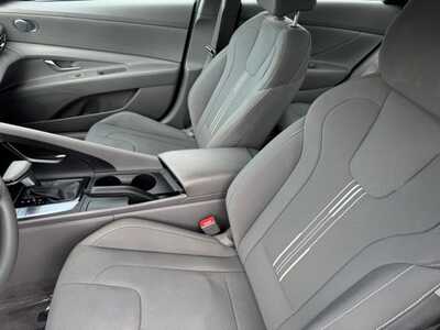 2023 Hyundai Elantra, $20499. Photo 6