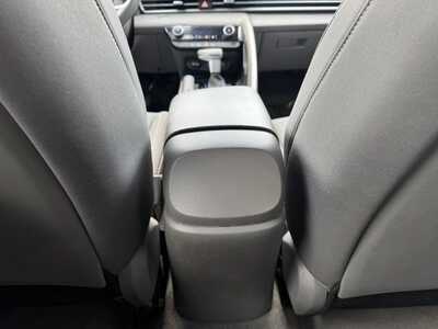 2023 Hyundai Elantra, $20499. Photo 9