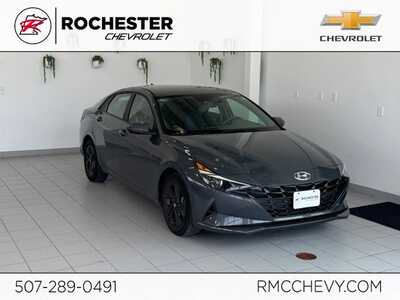 2023 Hyundai Elantra, $20499. Photo 1