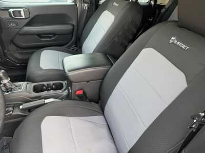 2020 Jeep Gladiator, $22549. Photo 6
