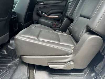 2018 Chevrolet Suburban, $24999. Photo 8