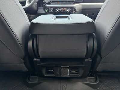2026 Chevrolet 1500 Crew Cab, $48905.0. Photo 9