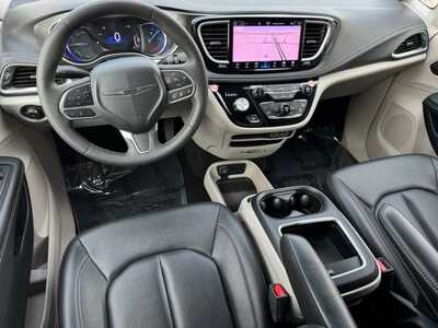 2024 Chrysler Pacifica, $27498. Photo 11