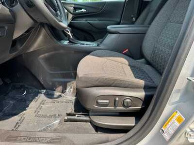 2022 Chevrolet Equinox, $20798. Photo 5