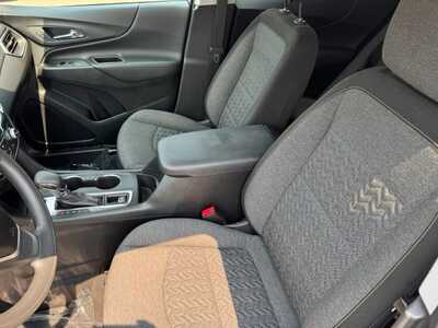 2022 Chevrolet Equinox, $20798. Photo 6