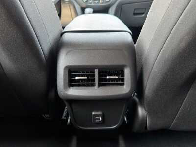 2022 Chevrolet Equinox, $20798. Photo 9
