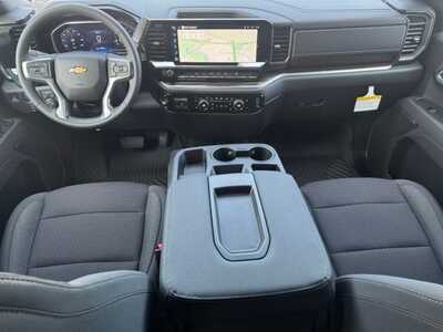 2026 Chevrolet 1500 Crew Cab, $52170.0. Photo 11