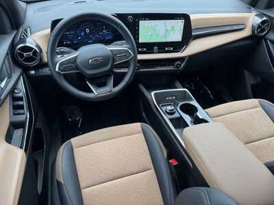 2025 Chevrolet Equinox, $32599. Photo 10