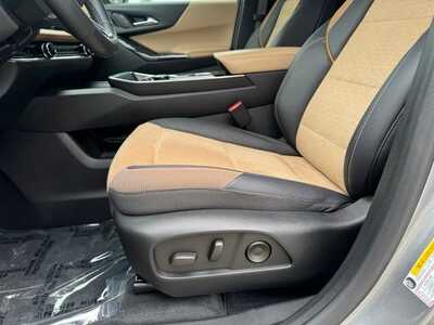 2025 Chevrolet Equinox, $32599. Photo 5