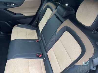 2025 Chevrolet Equinox, $32599. Photo 8