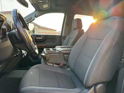 2021 Chevrolet 2500 Crew Cab, $41999. Photo 4