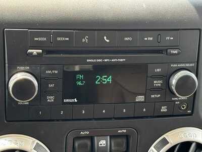 2013 Jeep Wrangler Unlimited, $20999. Photo 3