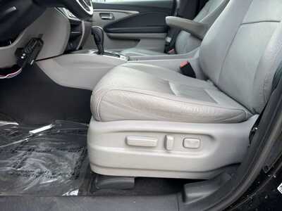 2019 Honda Pilot, $24295. Photo 5