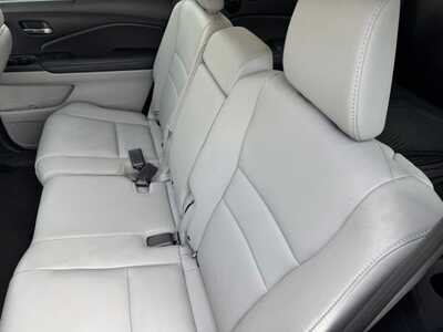 2019 Honda Pilot, $24295. Photo 9
