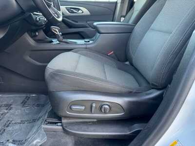 2023 Chevrolet Traverse, $27998. Photo 5