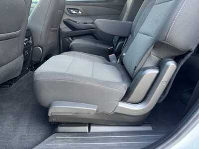 2023 Chevrolet Traverse, $27998. Photo 7
