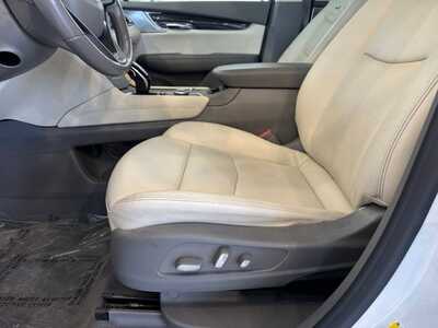 2020 Cadillac XT6, $27998. Photo 5