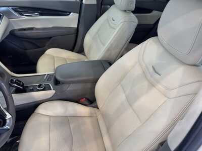 2020 Cadillac XT6, $27998. Photo 6