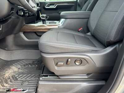 2026 Chevrolet 1500 Crew Cab, $52825.0. Photo 5