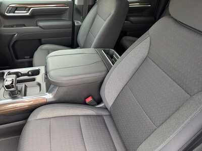 2026 Chevrolet 1500 Crew Cab, $52825.0. Photo 6