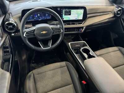 2025 Chevrolet Equinox, $26899. Photo 10