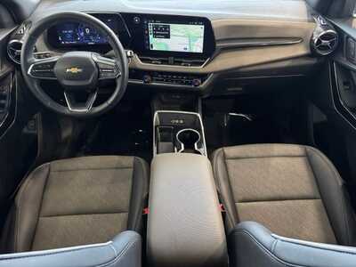 2025 Chevrolet Equinox, $26899. Photo 11