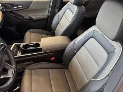 2025 Chevrolet Equinox, $26899. Photo 6