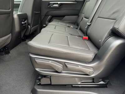2026 Chevrolet Suburban, $75549.0. Photo 8