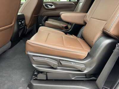 2023 Chevrolet Suburban, $58149. Photo 8