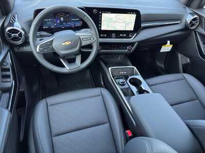 2027 Chevrolet Equinox, $31345.0. Photo 10