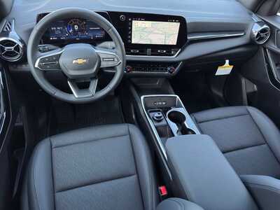 2027 Chevrolet Equinox, $31345.0. Photo 11