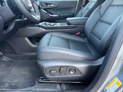 2027 Chevrolet Equinox, $31345.0. Photo 5