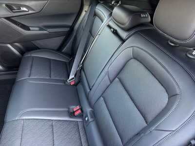 2027 Chevrolet Equinox, $31345.0. Photo 8