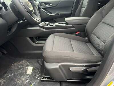 2027 Chevrolet Equinox, $31345.0. Photo 5