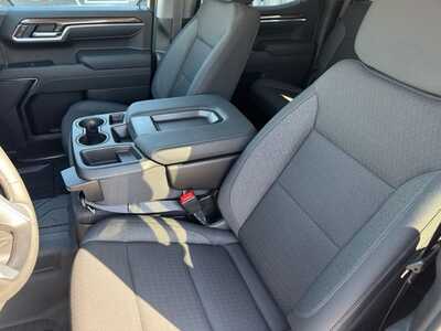 2026 Chevrolet 1500 Crew Cab, $48905.0. Photo 6