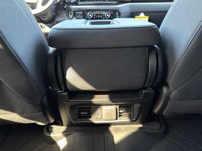 2026 Chevrolet 1500 Crew Cab, $48905.0. Photo 9