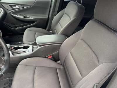 2023 Chevrolet Malibu, $19549. Photo 6