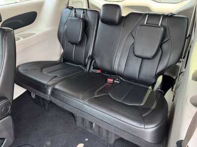 2024 Chrysler Pacifica, $24999. Photo 9