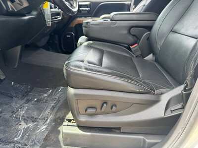 2018 Chevrolet 1500 Crew Cab, $23999. Photo 5