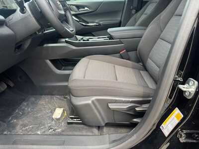 2027 Chevrolet Equinox, $30349.0. Photo 5