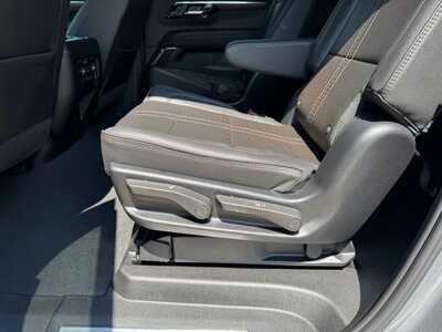 2025 Chevrolet Suburban, $79699. Photo 7